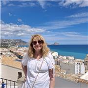 Logopeda que acompaña los procesos de aprendizaje de los niños con discapacidad